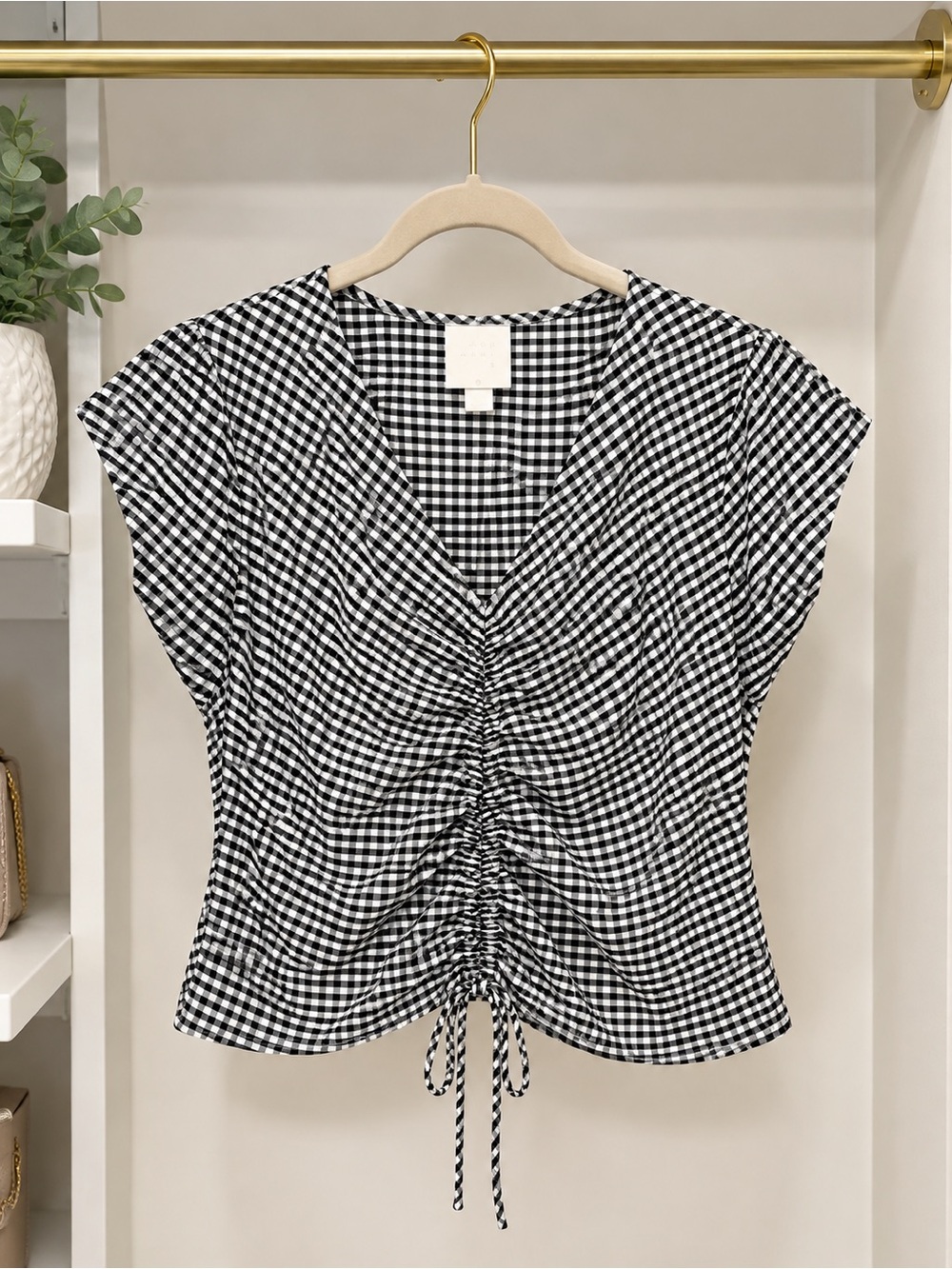 Women's V-Neck Tie-Front/Ruched Crop Top M